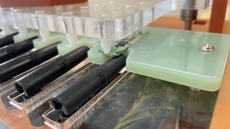 DUT Antenna Close to whip Antenna